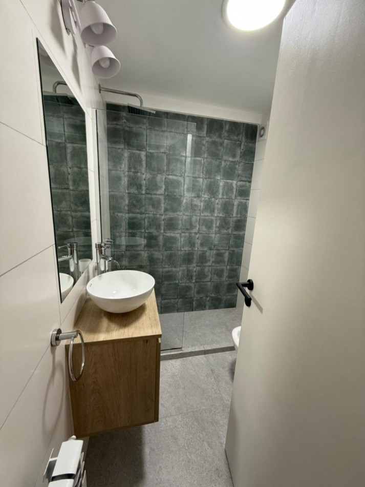 3 ambientes con cochera pleno centro 