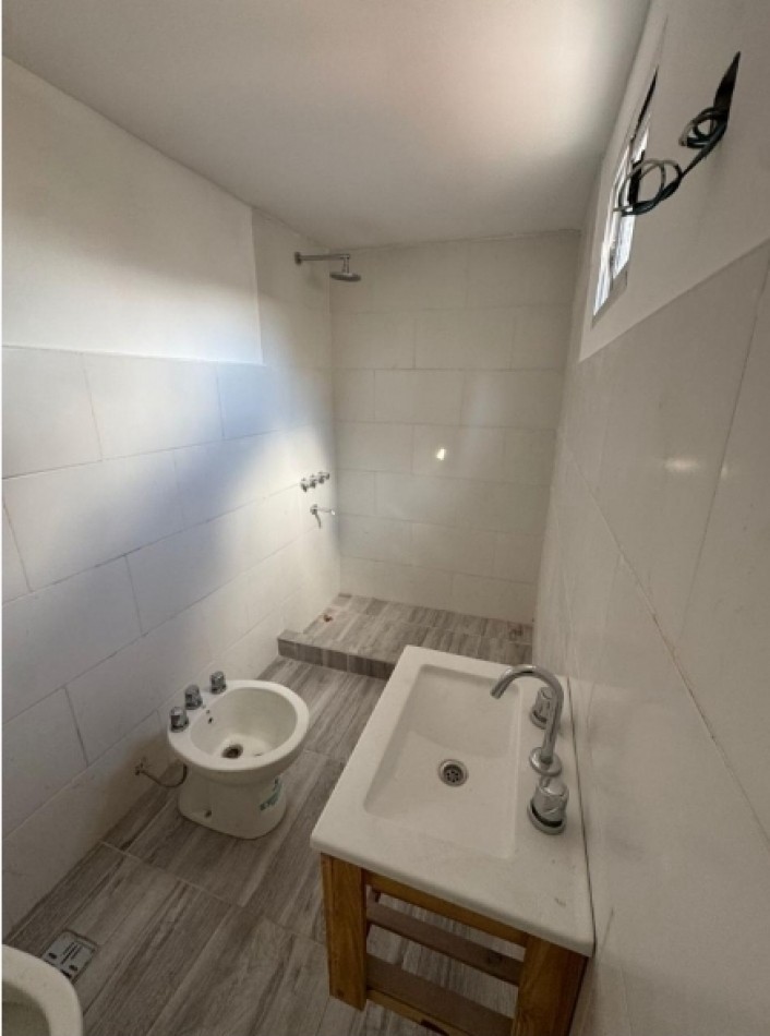 PH 3 ambientes 1 piso por escalera en villa Primera 