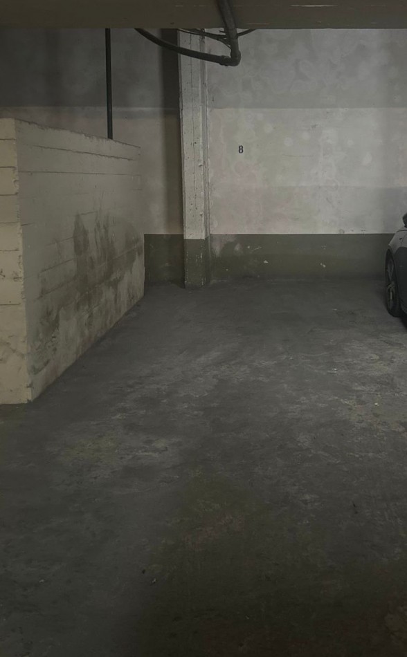 DEPARTAMENTO 3 AMB A LA CALLE CON BALCON SALIENTE, CORRIDO Y CUBIERTO CON COCHERA Y BAULERA