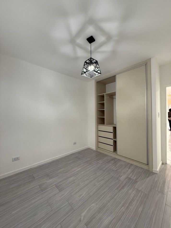 DEPARTAMENTO 2 AMB CON  DEPENDENCIA, BALCON, RECICLADO A NUEVO EN ALDREY, VENDE Y PERMUTA. OPCION DE COCHERA