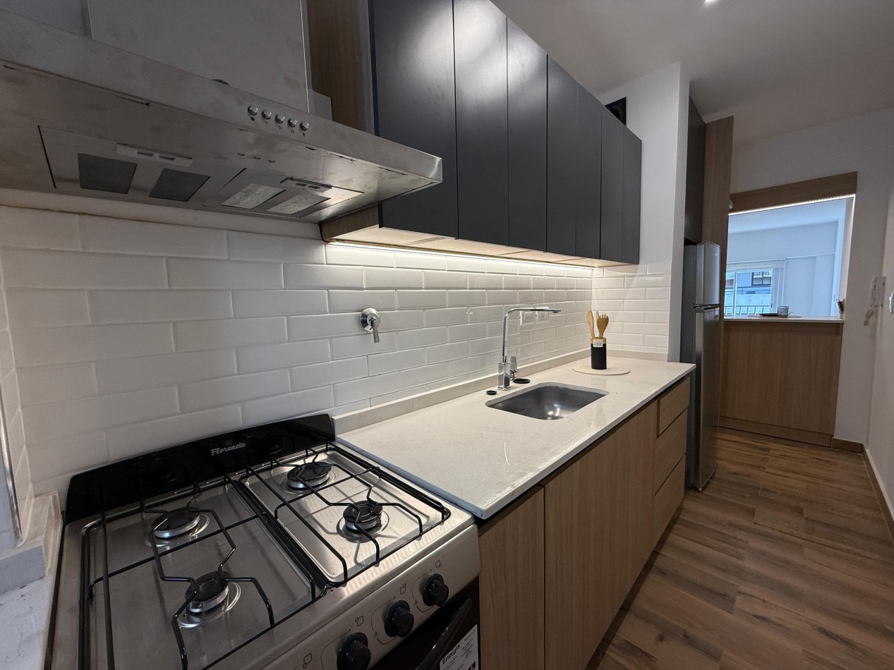 DEPARTAMENTO 3 AMBIENTES A LA CALLE CON BALCON Y COCHERA FIJA EN ALDREY