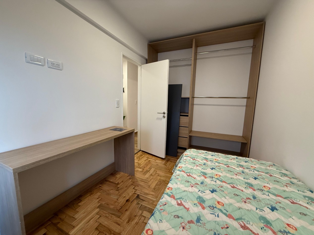 DEPARTAMENTO 3 AMBIENTES A LA CALLE CON BALCON Y COCHERA FIJA EN ALDREY