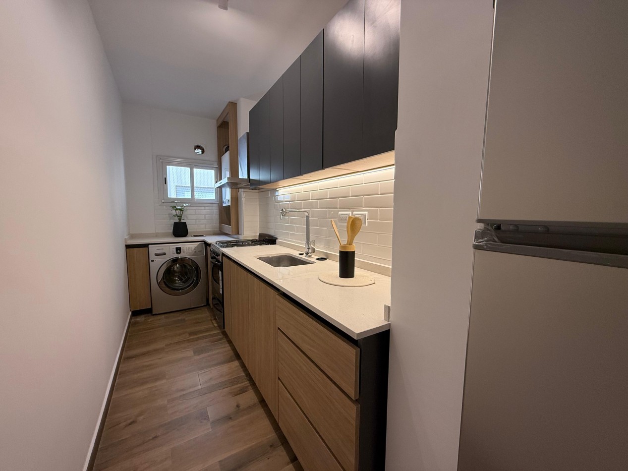 DEPARTAMENTO 3 AMBIENTES A LA CALLE CON BALCON Y COCHERA FIJA EN ALDREY