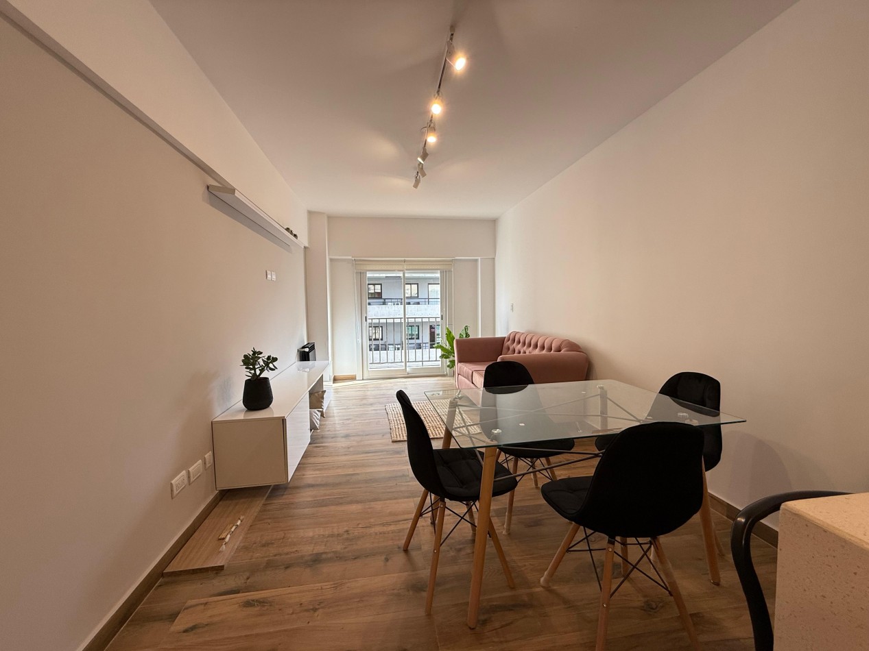 DEPARTAMENTO 3 AMBIENTES A LA CALLE CON BALCON Y COCHERA FIJA EN ALDREY