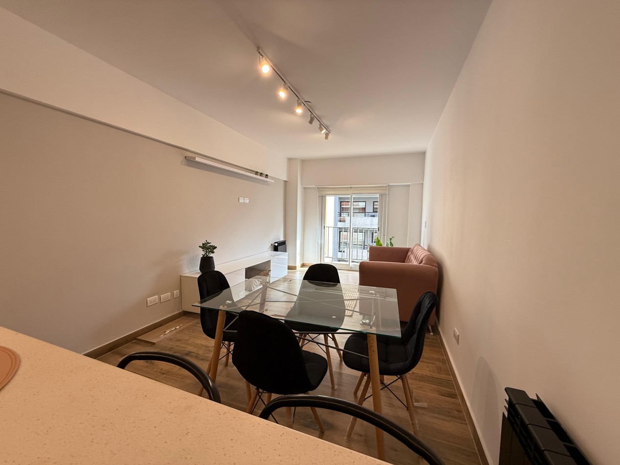 DEPARTAMENTO 3 AMBIENTES A LA CALLE CON BALCON Y COCHERA FIJA EN ALDREY